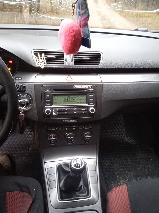 Продам VOLKSWAGEN б6 с переоформлением