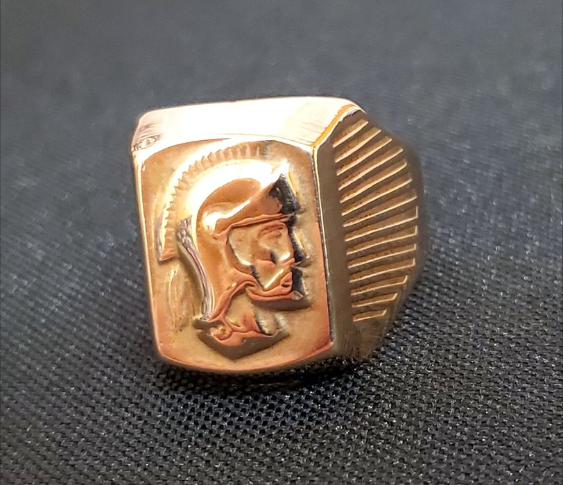 Печатка,кольцо золотого цвета без пробы цвета золота 583 периода ссср