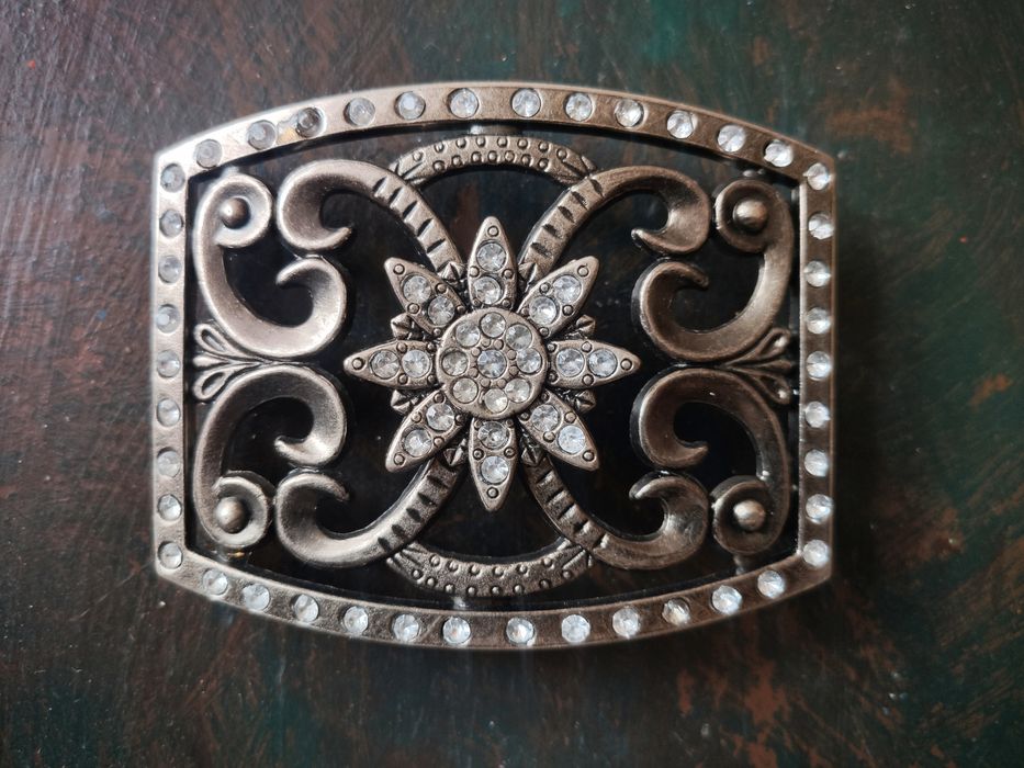 Пряжка металева велика