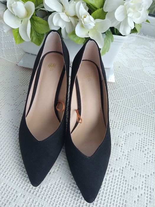 Sapatos pretos de salto em camurça, elegantes - H & M - Tamanho 37