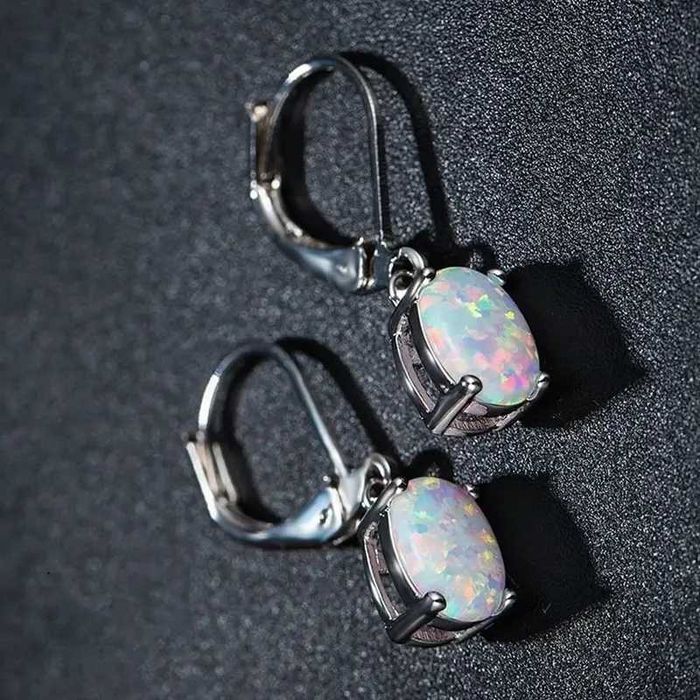 Серьги с  Овальным  Опалом на Четырехзубцах