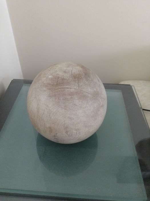 Esfera em madeira