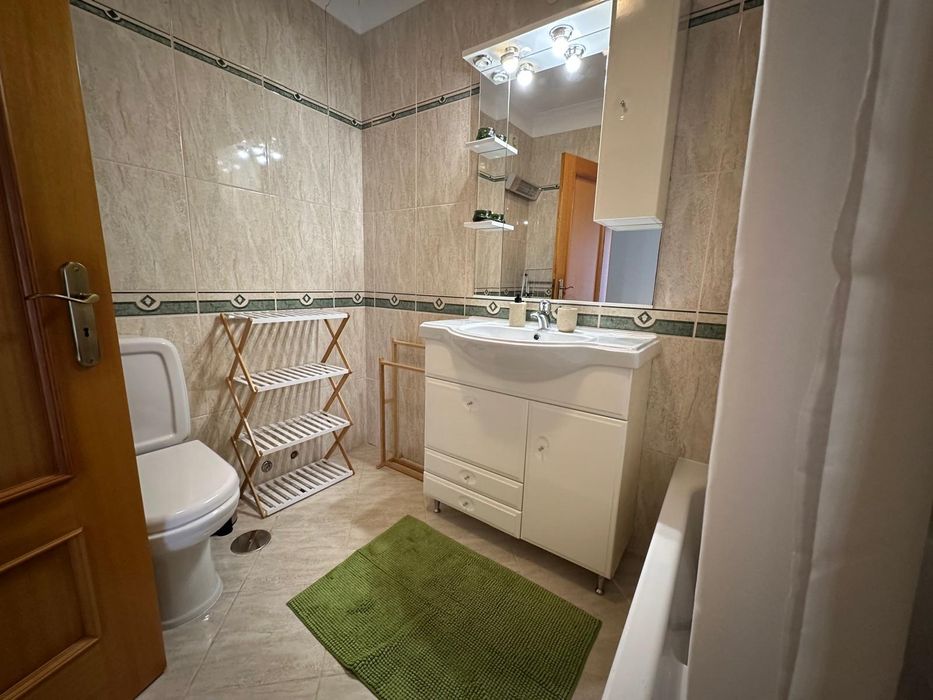 Alugo quartos em apartamento perto ULO peniche