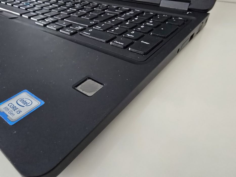 Dell E5590 i5 8th 12gb/480Gb +/- 4 horas de autonomia