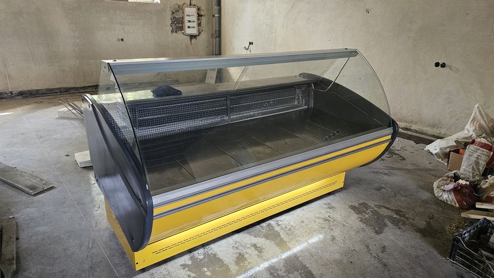 Холодильна вітрина