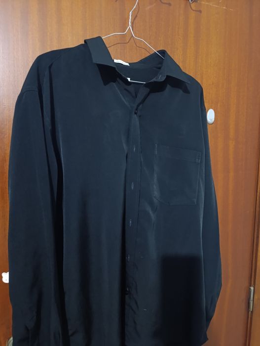 Conjunto de T-shirts e Camisas Sociais L (bom estado)