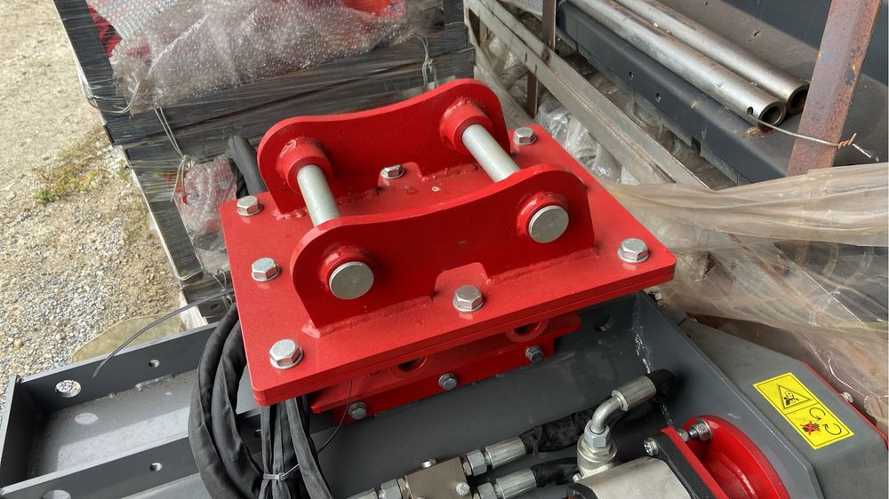 Cabeça triturador de martelos para giratoria