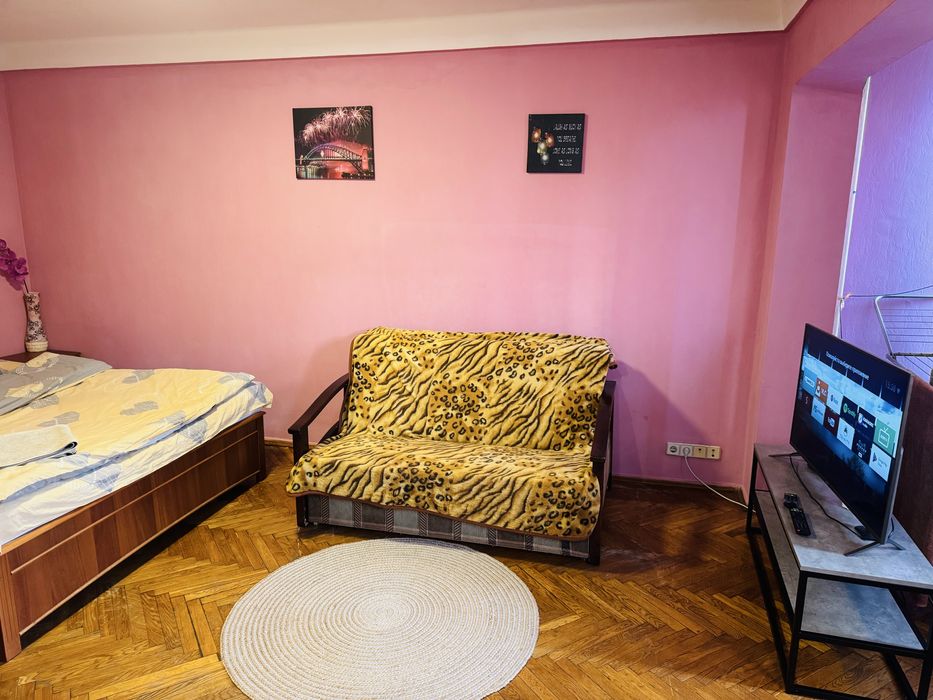 Квартира ОРЕНДА ПОГОДИННО ПОДОБОВО 1кімнатна соломяʼнка жд вокзал Київ