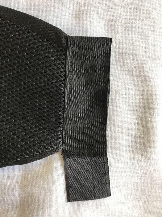 Luva para escovar pelo cão ou gato