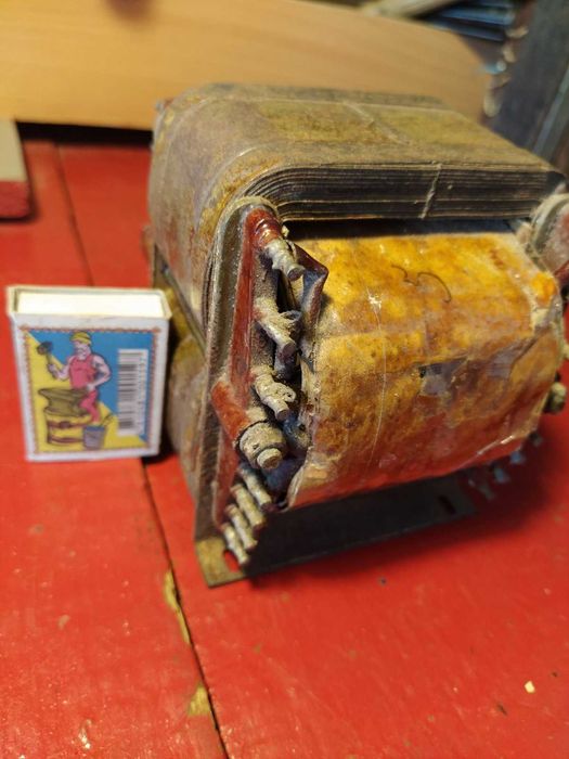 Трансформатор// от электроприбора