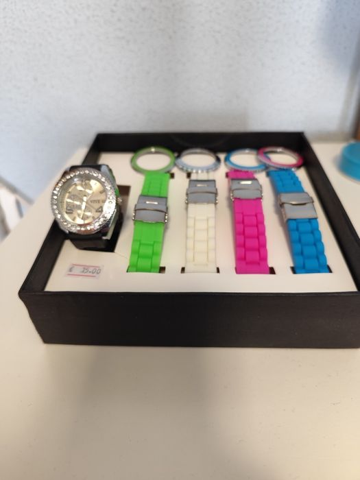 Conjunto de relógio em aço