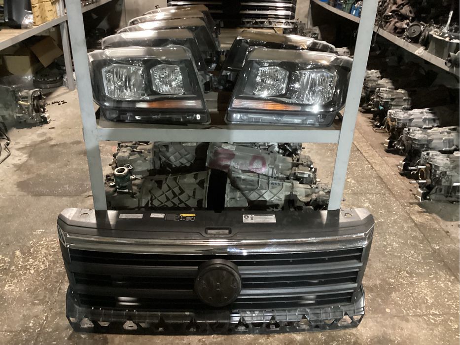 Фара права ліва Volkswagen Crafter 2018 рік фари передні