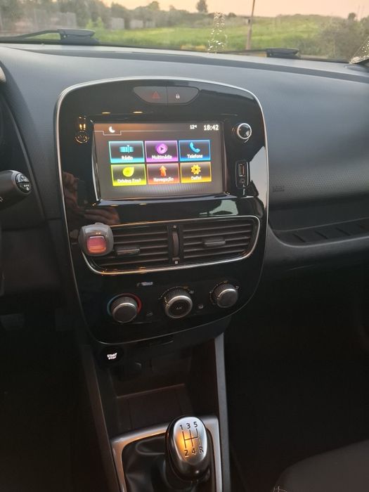 Renault clio 0.9cc tce versão limited  125 mil kms