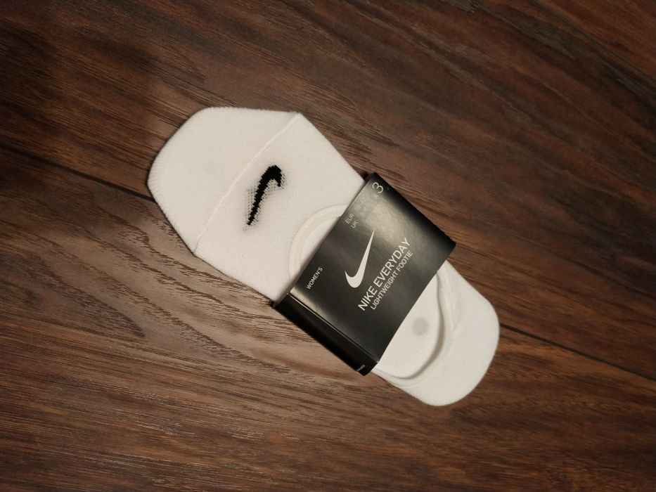 Nike stopki białe z gumką na pięcie 1 para