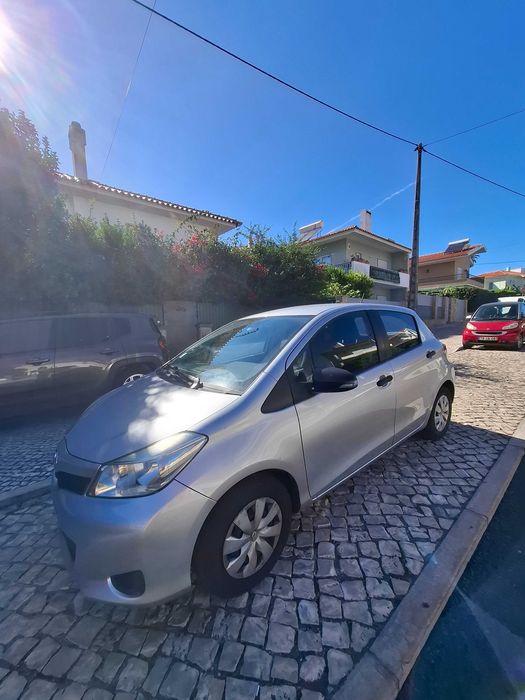 Toyota Yaris 1.0 VVTI ACTIVE + AC (Gasolina)