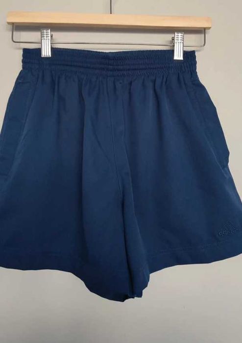 Damskie sportowe spodenki adidas