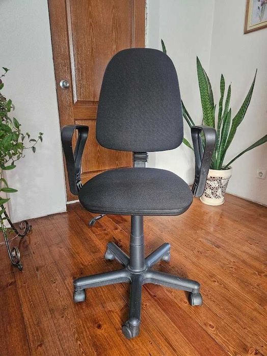 Продам крісло офісне/компьютерне
