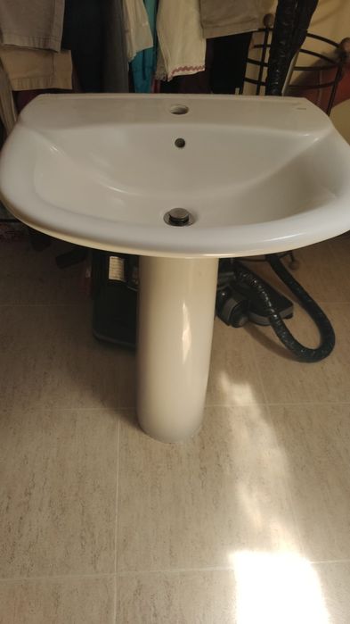 Lavatório com coluna ROCA