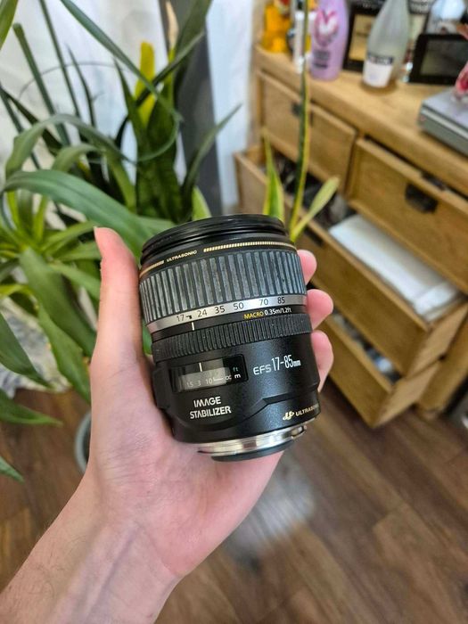 Canon EF-S 17–85mm f/4–5.6 IS USM | stan bardzo dobry | sprawny