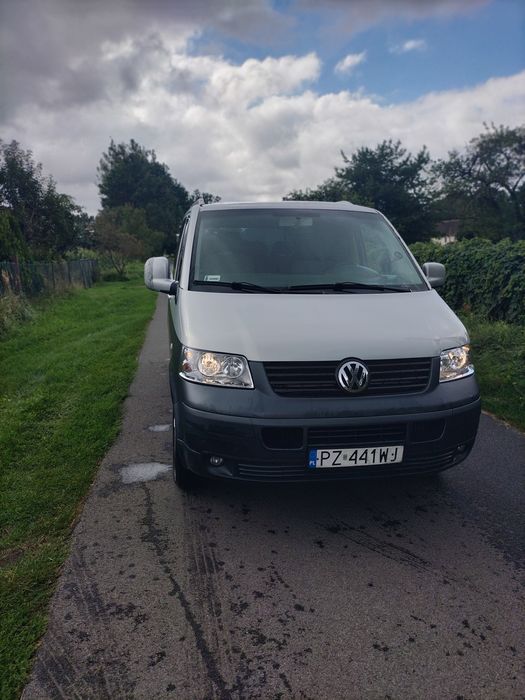 VW Transporter 8osobowy 1.9