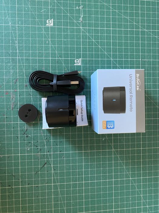 Broadlink - Controlo Remoto Universal RM4 Mini