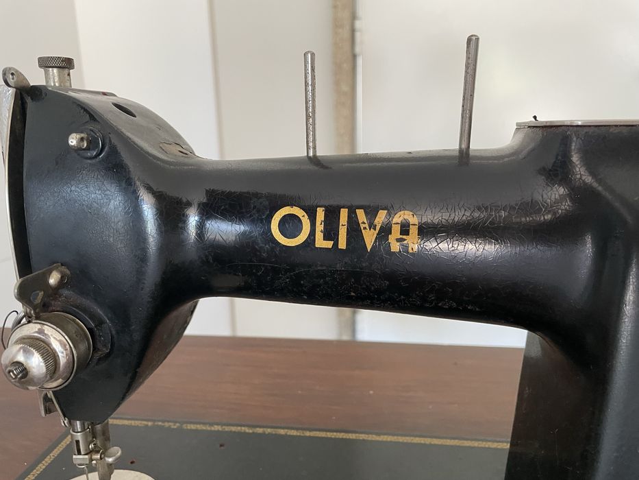 Maquina de costura Oliva antiga
