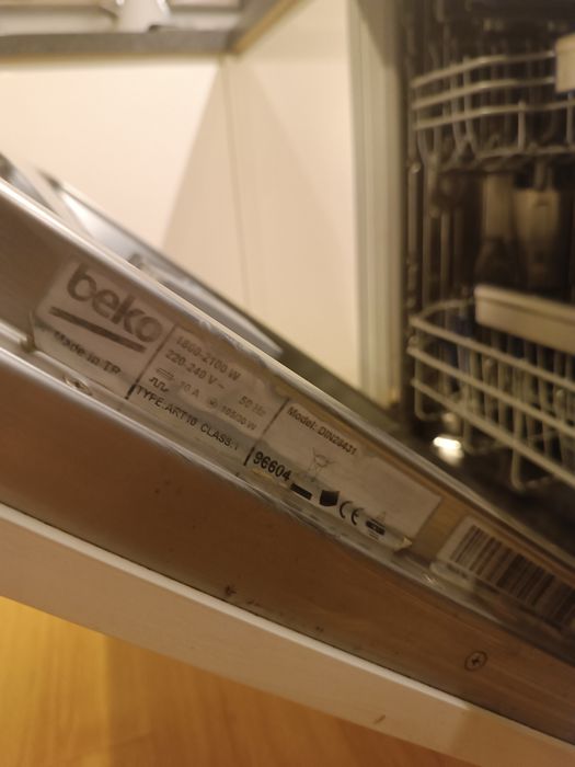 Zmywarka Beko do zabudowy 60 cm DIN28431 SmartInverter  uszkodzona pom