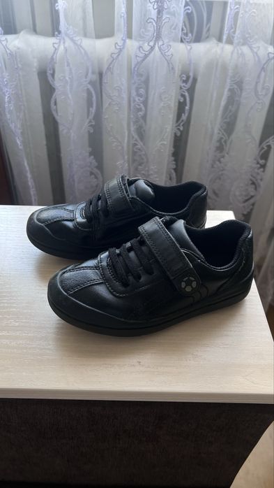 Шкіряні кросівки clarks 18 см  28 р в дуже гарному стані