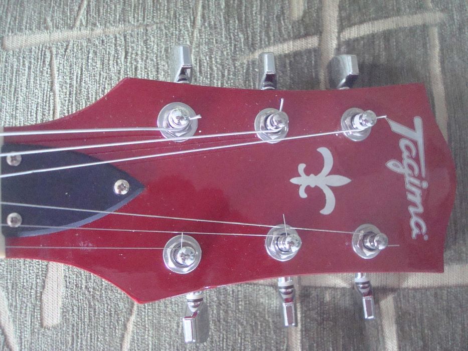 Продам электрогитару