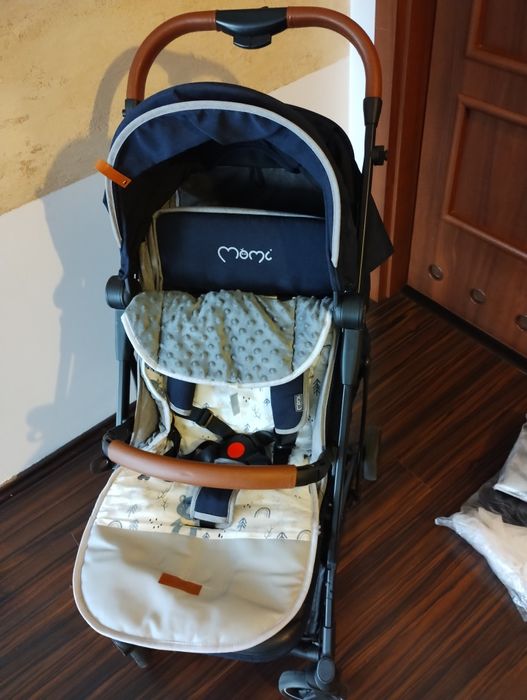 Wózek Momi Ofra granatowy kompaktowy lekki