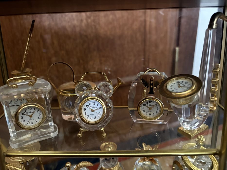 Coleção de relogios de cristal
