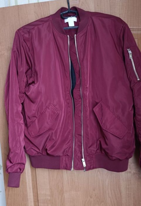 Куртка курточка спортивна