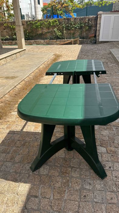Mesa com 8 cadeiras