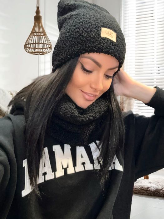 Czarny zestaw czapka i komin