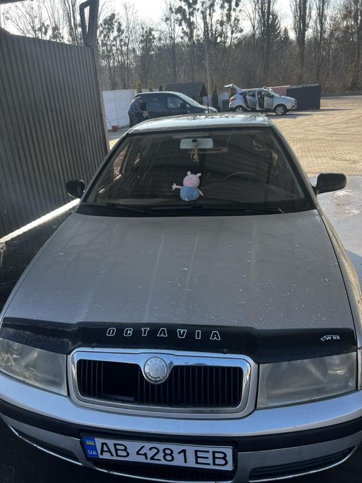 Авто шкода октавія тур 2004 газ/ бензин