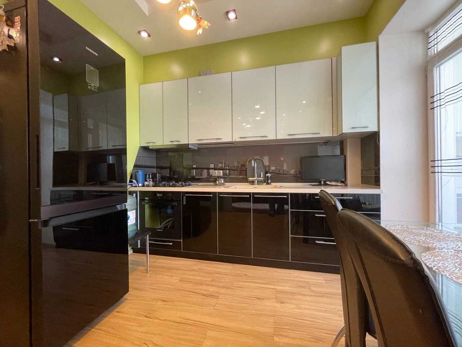 Продажа 2х комнатной квартиры. 1-я Слободская. Автономное отопление!