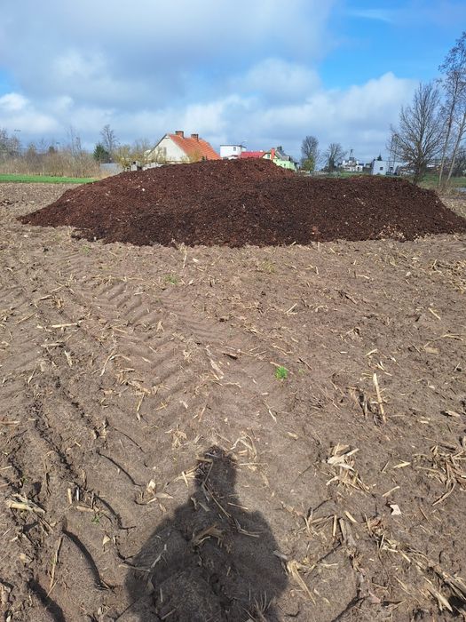 Kompost, podłoże popieczarkowe, nawóz, humus