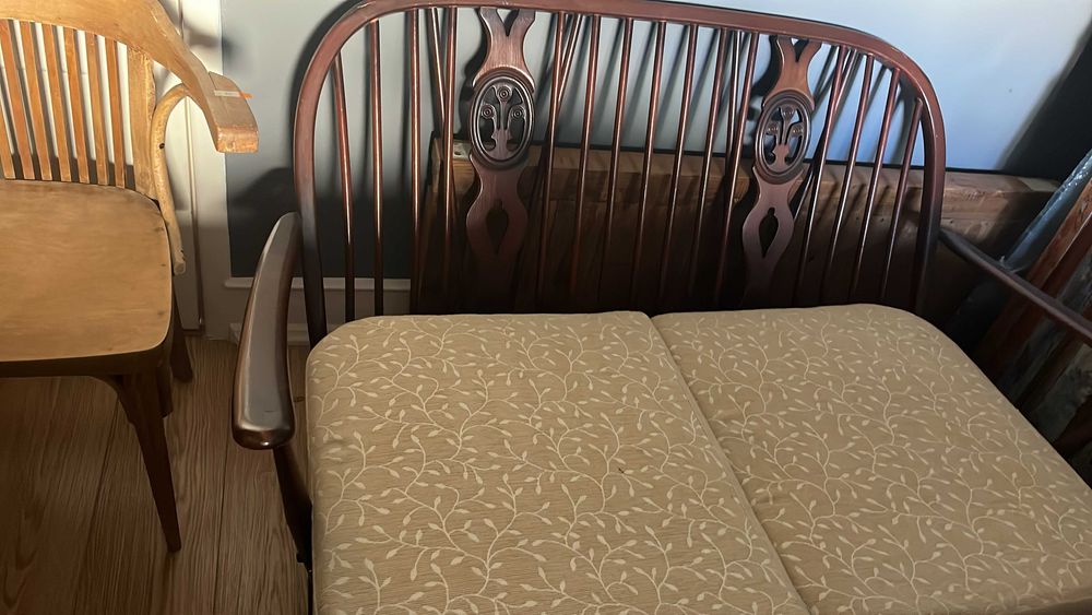 Sofá vintage madeira trabalhada