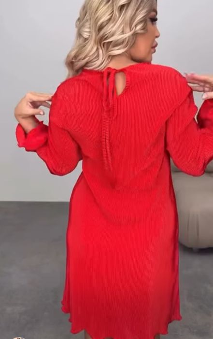 Сукня жіноча червона
