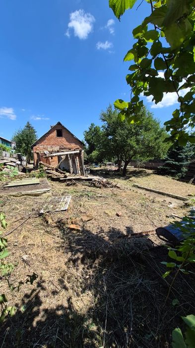Продам  садибу під реконструкцію на  9 сот