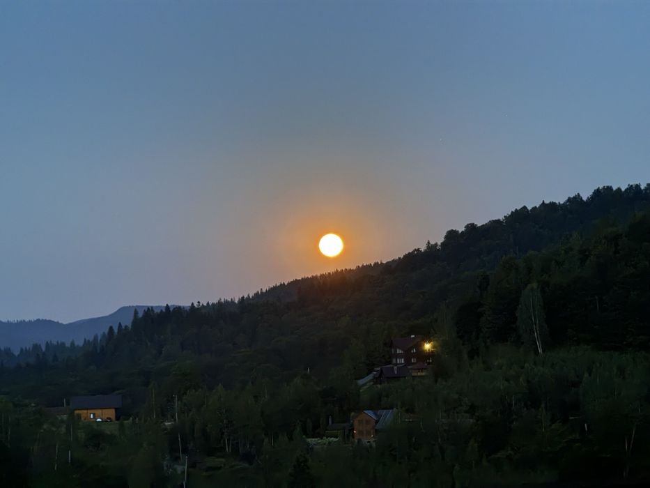 «Карпатский Рай» Вілла Яремче Оренда