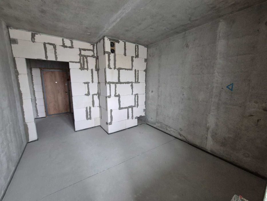 Однокомнатная на Варненской в ЖК "Скай Сити"