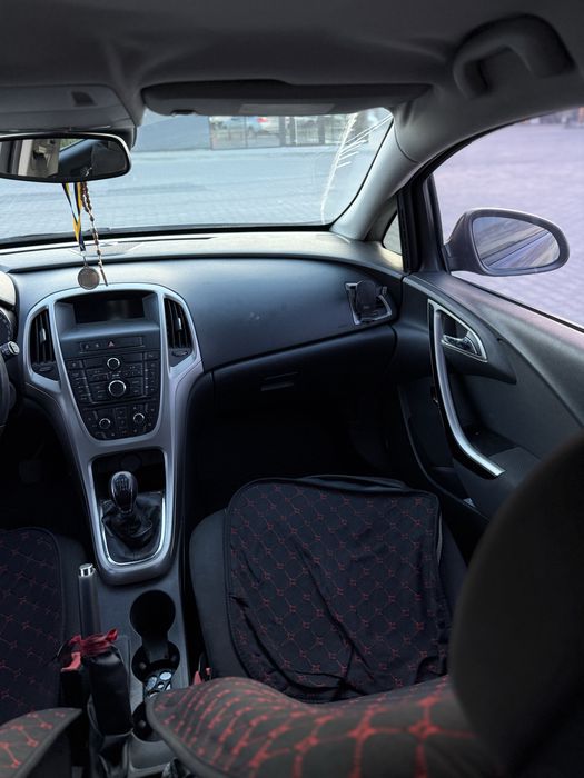 Opel Astra J Hatchback