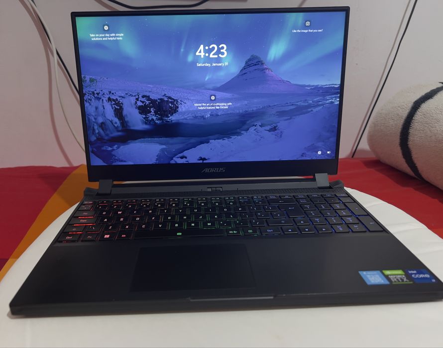 Gigabyte AORUS 5 KE4