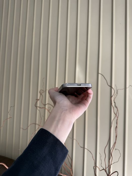 Used IPHONE 15 Pro 128 White Titanium Neverlock  Дорошенка,28 ,IGrand