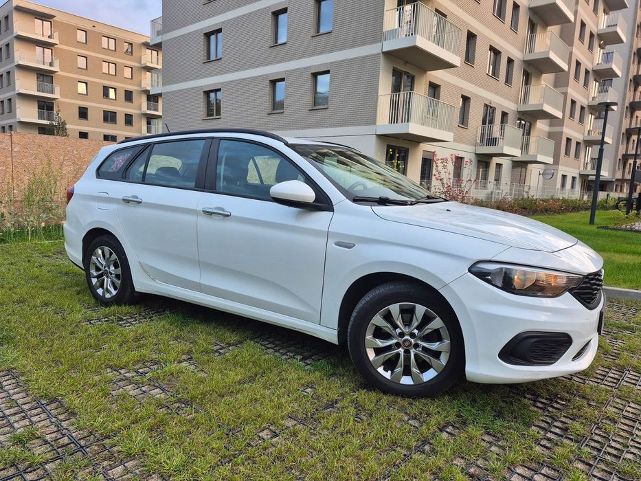 Fiat Tipo Fiat Tipo Kombi 1.6 e-Torq Automat 2018 | 83 tys. km | Salon Polska