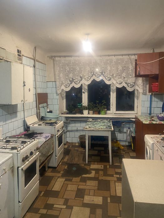 Пррдам кімнату в центрі