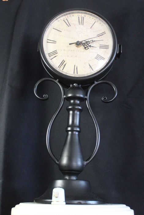 Relógio de mesa decorativo Duplo com movimento quartz, estilo antigo.