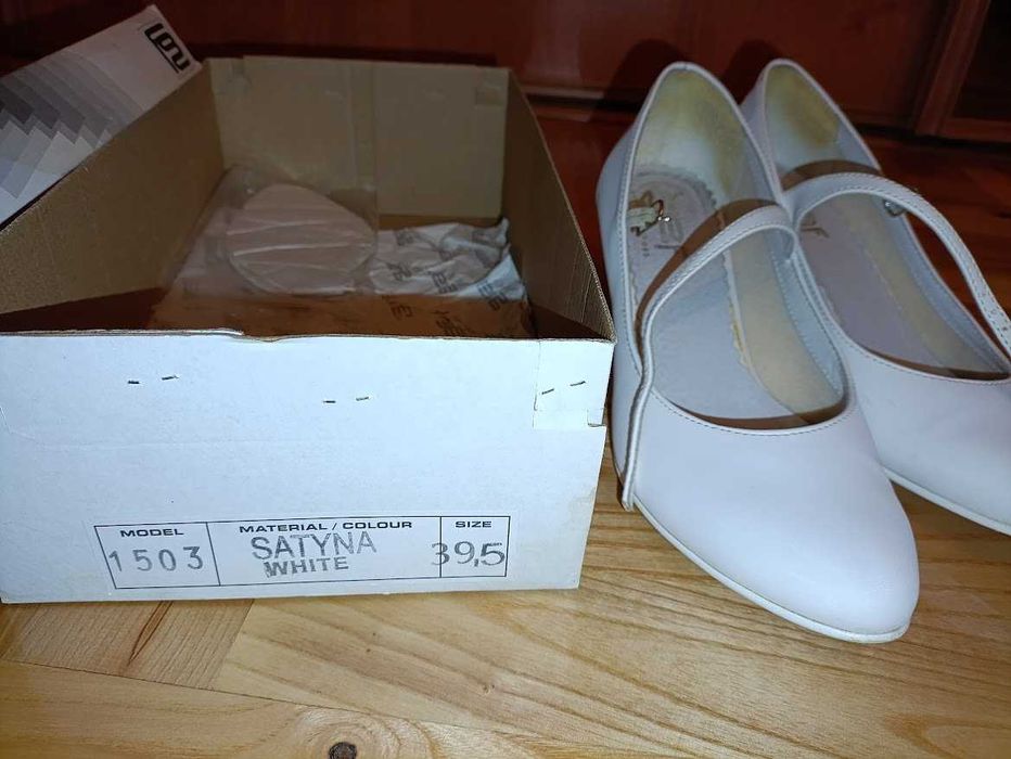 Buty białe, ślubne marki Graf