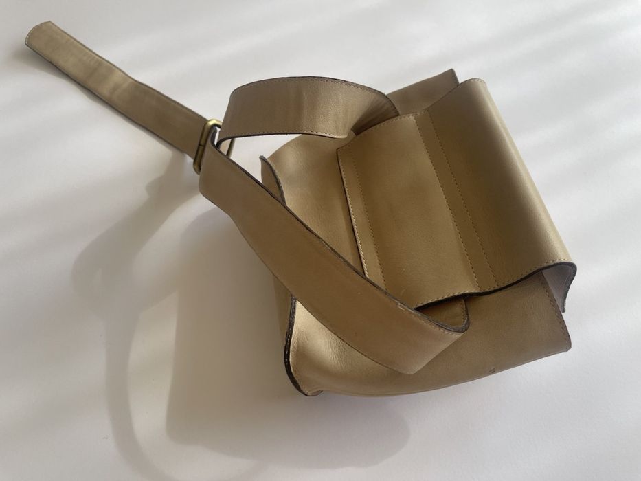 Сумочка на пояс від Sneshana Nekh